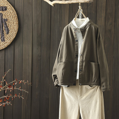 Γυναικείο τζιν μπουφάν φαρδύ μοντέλο για το φθινόπωρο και το χειμώνα