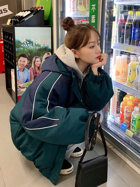 Ženska casual jakna s kapuljačom - široki model