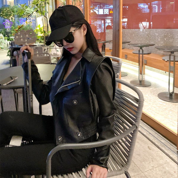 Geaca de piele de dama cu elastic si fermoar