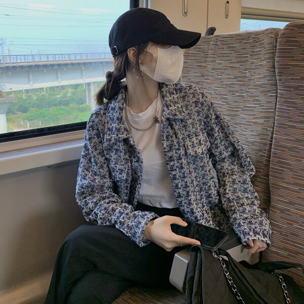 Geaca dama in carouri cu buzunare si maneci lungi