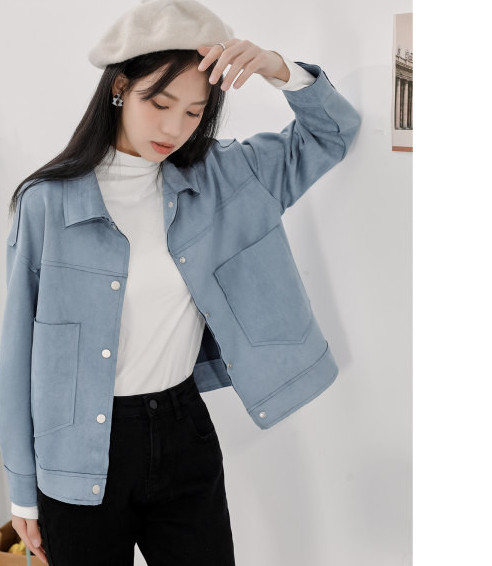 Geaca de dama cu buzunare si nasturi in doua culori