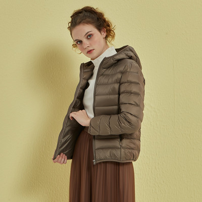 Γυναικείο μπουφάν νέου μοντέλου κατάλληλο για χειμώνα με φερμουάρ και κουκούλα