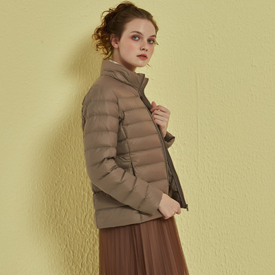 Γυναικείο μπουφάν νέου μοντέλου κατάλληλο για χειμώνα με φερμουάρ και κουκούλα