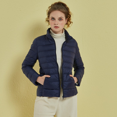 Γυναικείο μπουφάν νέου μοντέλου κατάλληλο για χειμώνα με φερμουάρ και κουκούλα