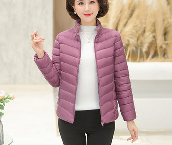 Jachetă modernă potrivită pentru iarnă cu fermoar