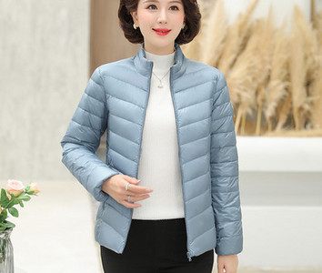 Jachetă modernă potrivită pentru iarnă cu fermoar