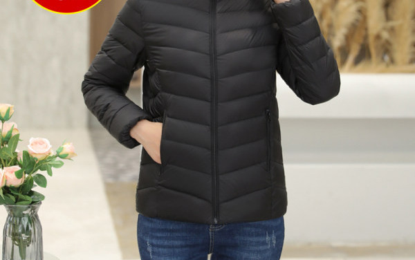 Jachetă modernă potrivită pentru iarnă cu fermoar