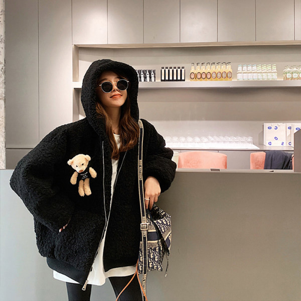 Γυναικείο μπουφάν με τρισδιάστατο αξεσουάρ