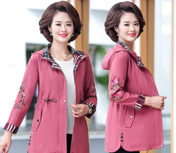 Γυναικείο casual μπουφάν με κέντημα και κορδόνια