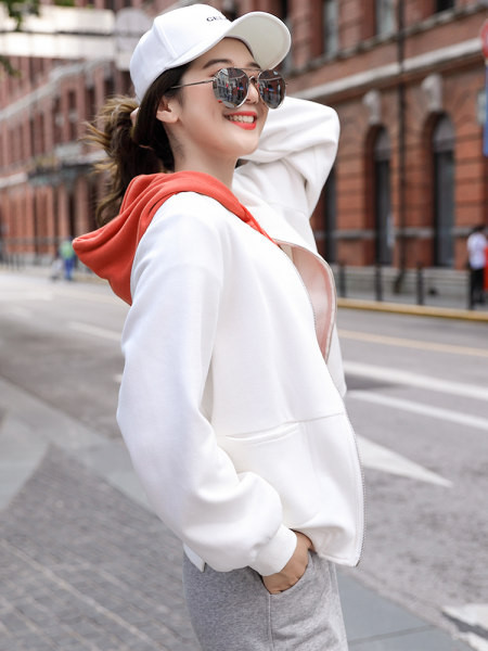 Φούτερ καθημερινό με τσέπες και φερμουάρ σε διάφορα χρώματα