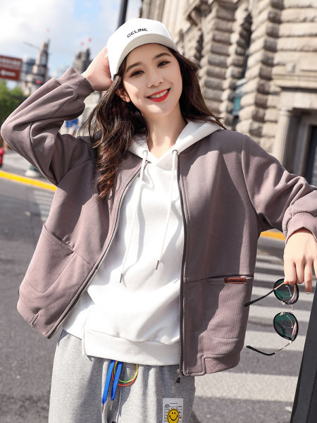 Φούτερ καθημερινό με τσέπες και φερμουάρ σε διάφορα χρώματα