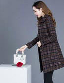Κομψό γυναικείο καρό παλτό, εφαρμοστό μοντέλο