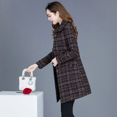 Κομψό γυναικείο καρό παλτό, εφαρμοστό μοντέλο