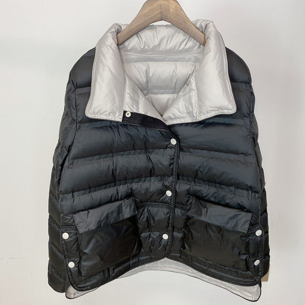 Široki model ženske zimske jakne sa džepovima