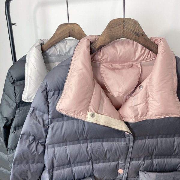 Široki model ženske zimske jakne sa džepovima