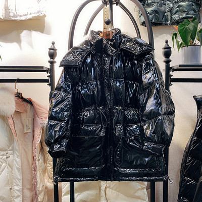 Geaca de iarna de dama cu gluga - un model larg