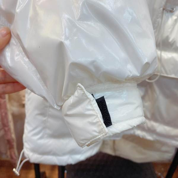 Geaca de iarna de dama cu gluga - un model larg