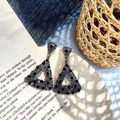 Γυναικεία τριγωνικά σκουλαρίκια