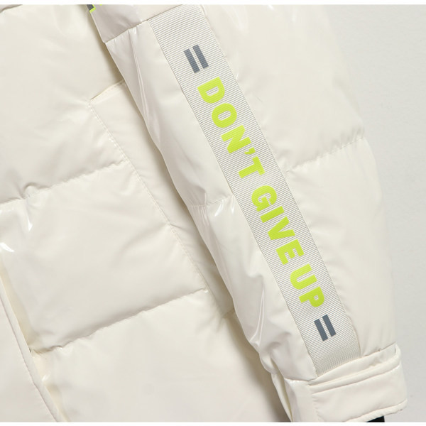 Geaca de iarna dama cu inscriptionare gluga si inchidere cu fermoar