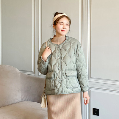 Καπιτονέ γυναικείο μπουφάν με τσέπες και κουμπιά σε τρία χρώματα