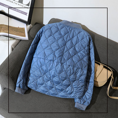 Γυναικείο κοντό μπουφάν με κλασικό γιακά και κουμπιά