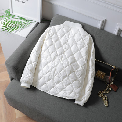 Γυναικείο κοντό μπουφάν με κλασικό γιακά και κουμπιά