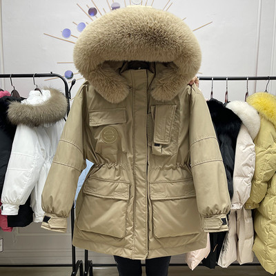 Μοντέρνο χειμερινό μπουφάν με οικολογικό χρώμα στην κουκούλα για γυναίκες