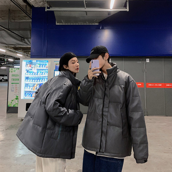 Μοντέρνο χειμερινό μπουφάν με ψηλό γιακά και κουμπιά - μονόφυλο μοντέλο