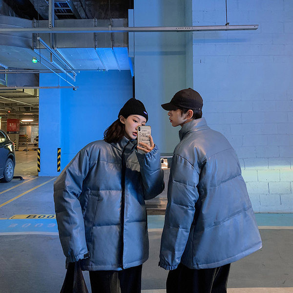 Μοντέρνο χειμερινό μπουφάν με ψηλό γιακά και κουμπιά - μονόφυλο μοντέλο