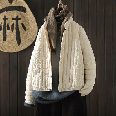 Ελαφρό μπουφάν φθινόπωρο-χειμερινό με χαμηλό γιακά και κουμπιά