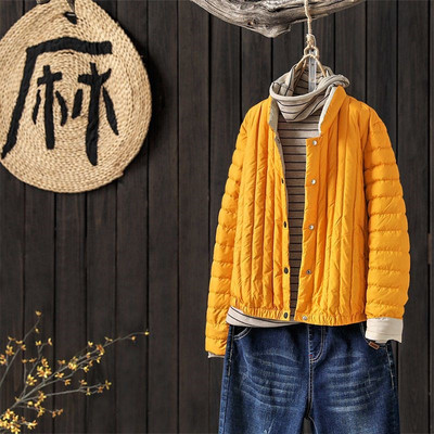 Ελαφρό μπουφάν φθινόπωρο-χειμερινό με χαμηλό γιακά και κουμπιά