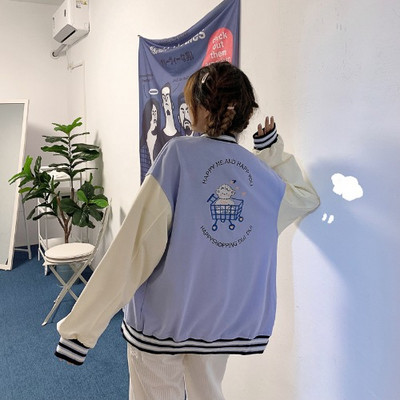 Γυναικείο φθινοπωρινό μπουφάν μπέιζμπολ με έγχρωμη εκτύπωση στο πίσω μέρος