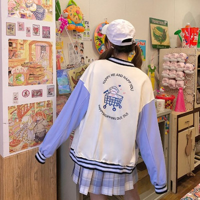 Γυναικείο φθινοπωρινό μπουφάν μπέιζμπολ με έγχρωμη εκτύπωση στο πίσω μέρος