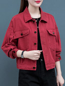 Jachetă modernă din denim cu buzunare și nasturi