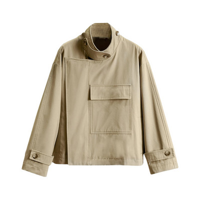 Μοντέρνο γυναικείο μπουφάν με φερμουάρ και κουμπιά