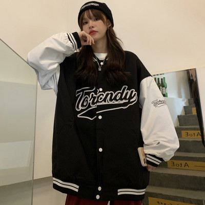 Geaca casual cu model lat cu nasturi