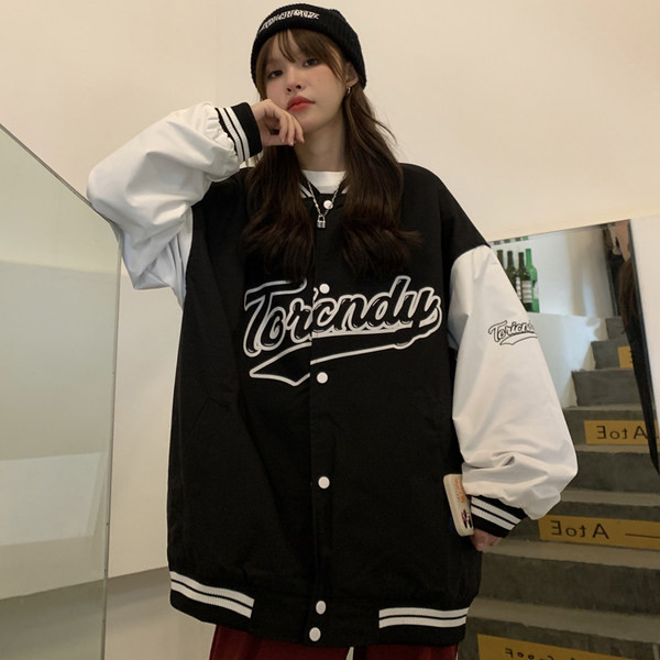 Geaca casual cu model lat cu nasturi