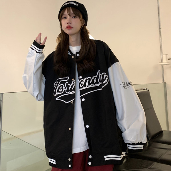 Geaca casual cu model lat cu nasturi