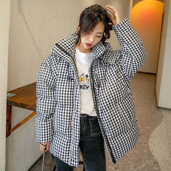 Ženska široka karirana jakna s kapuljačom i džepovima