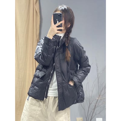 Κομψό γυναικείο κοντό μπουφάν με κουμπιά και φαρδιές τσέπες