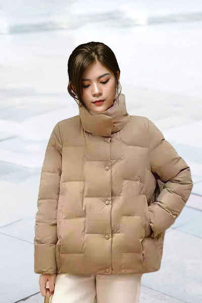 Geaca de iarna dama cu guler inalt si nasturi