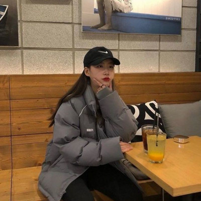 Γυναικείο χειμερινό μπουφάν με επιγραφή φαρδύ μοντέλο