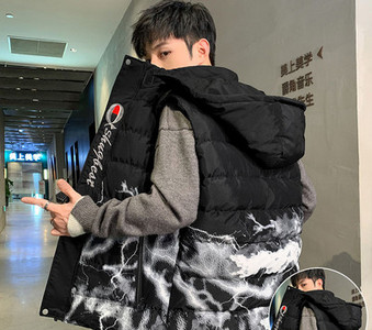 Ανδρικό γιλέκο με απλικέ κουκούλα και επιγραφές