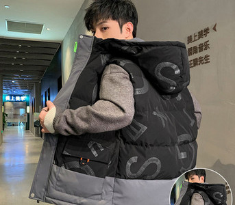 Ανδρικό γιλέκο με απλικέ κουκούλα και επιγραφές