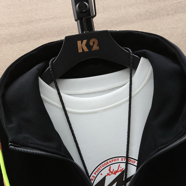 Hanorac barbat model nou cu gluga si aplicatie