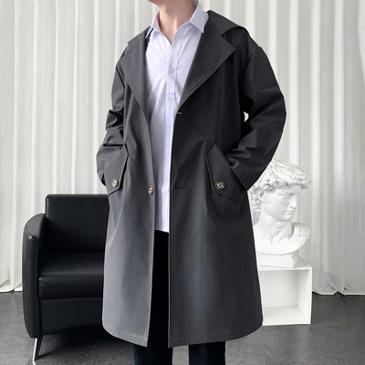 Μοντέρνο ανδρικό παλτό με κουκούλα και κουμπιά