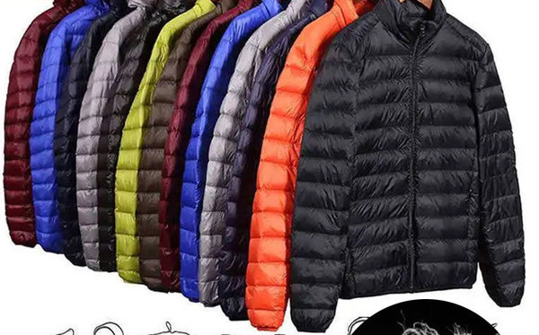 Ανδρικό casual τζάκετ με μοντέλο που καθαρίζει την κουκούλα