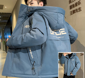 Ανδρικό χειμερινό μπουφάν με επιγραφή κουκούλας και τσέπες