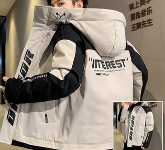 Ανδρικό χειμερινό μπουφάν με επιγραφή κουκούλας και τσέπες