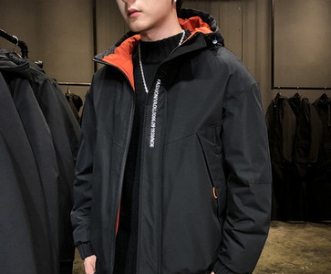 Ανδρικό χειμερινό μπουφάν με κουκούλα και τσέπες